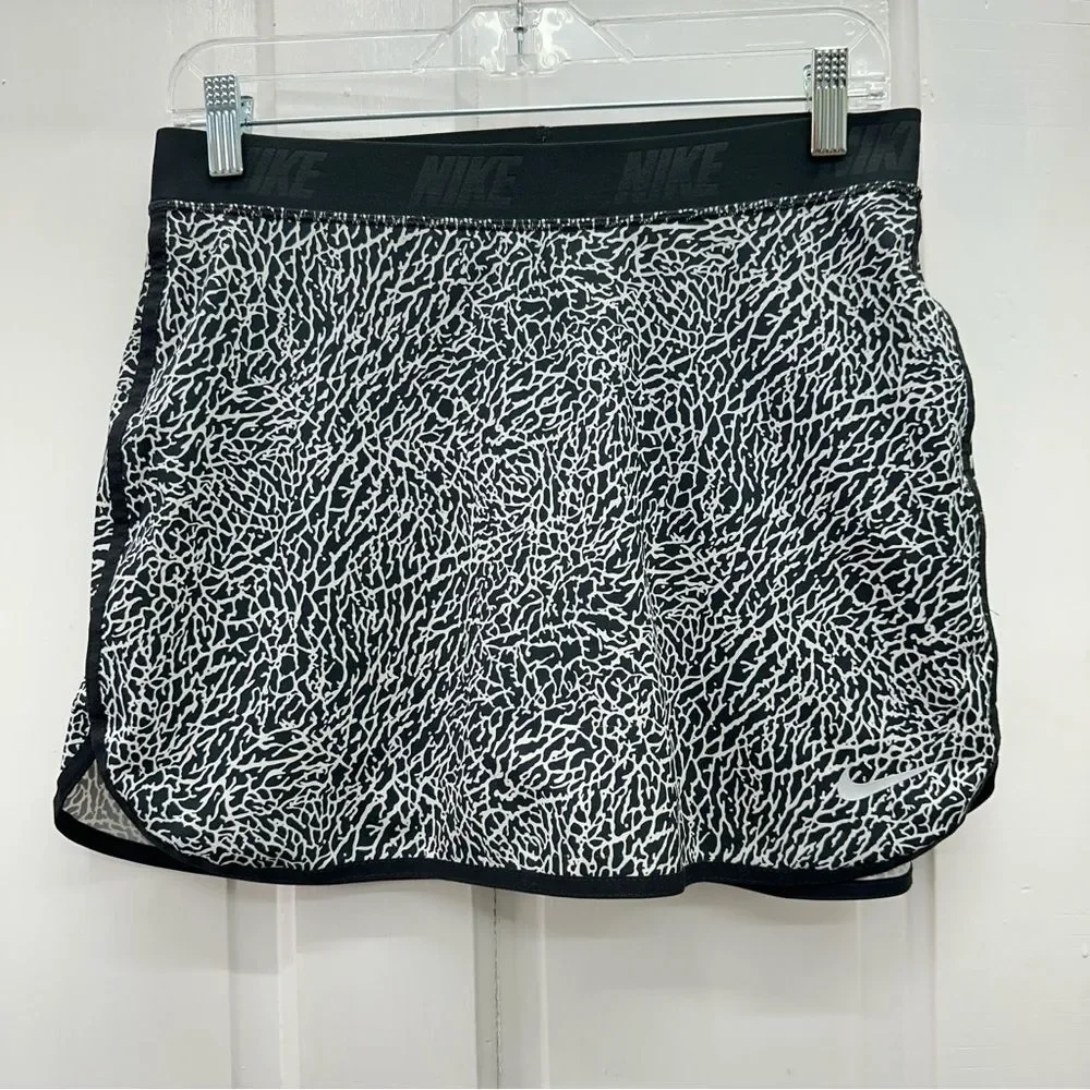 Nike‎ Golf Tennis athletic skirt skort women small skirt compression short under